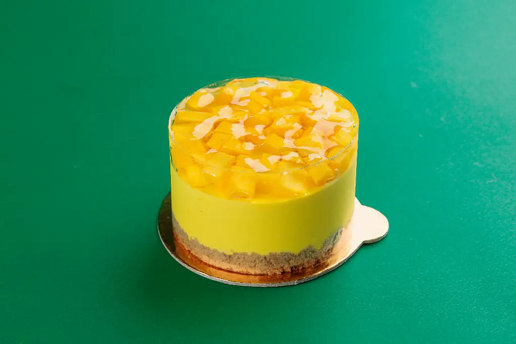 Mango Cheesecake Slice Cake