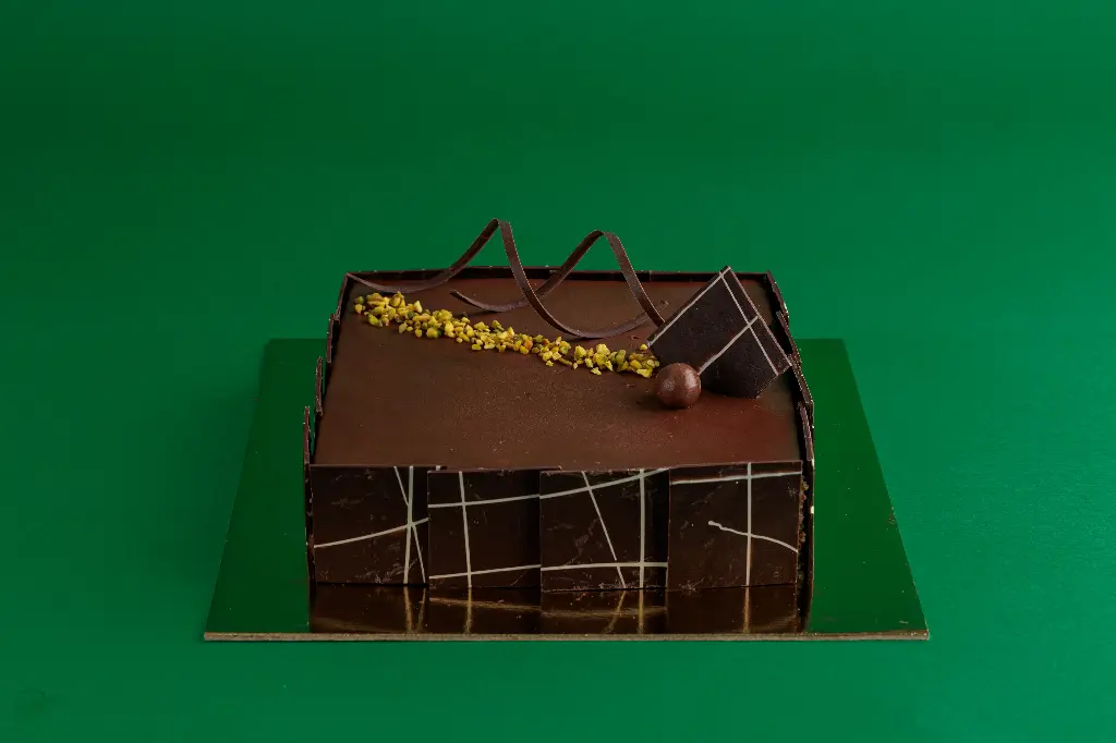 PISTACHIO NUTELLA CAKE