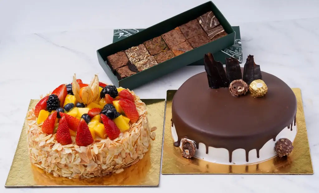 Exotic Fruit + Ferrero Cake + Brownies Offer