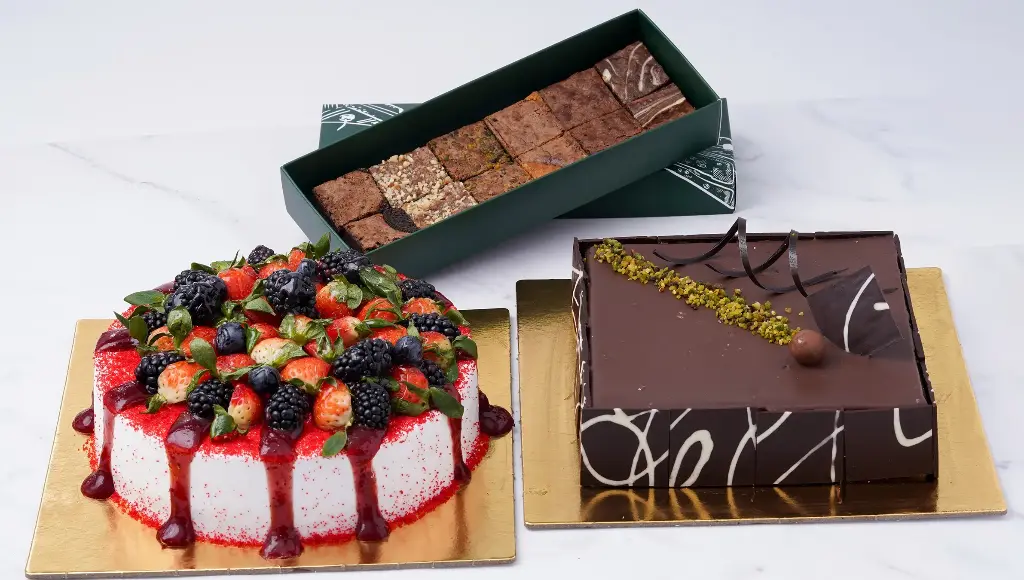 WHITE BERRIES +PISTACHIO NUTELLA +BROWNIES OFFER