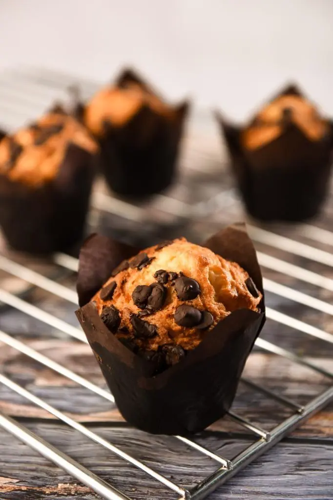 VANILLA CHOCOLATE CHIP MUFFINS 2PCS