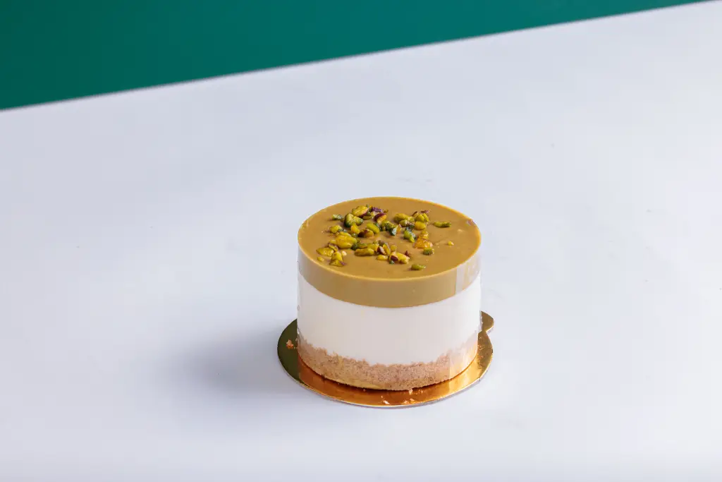 PISTACHIO CHEESE CAKE SLICED