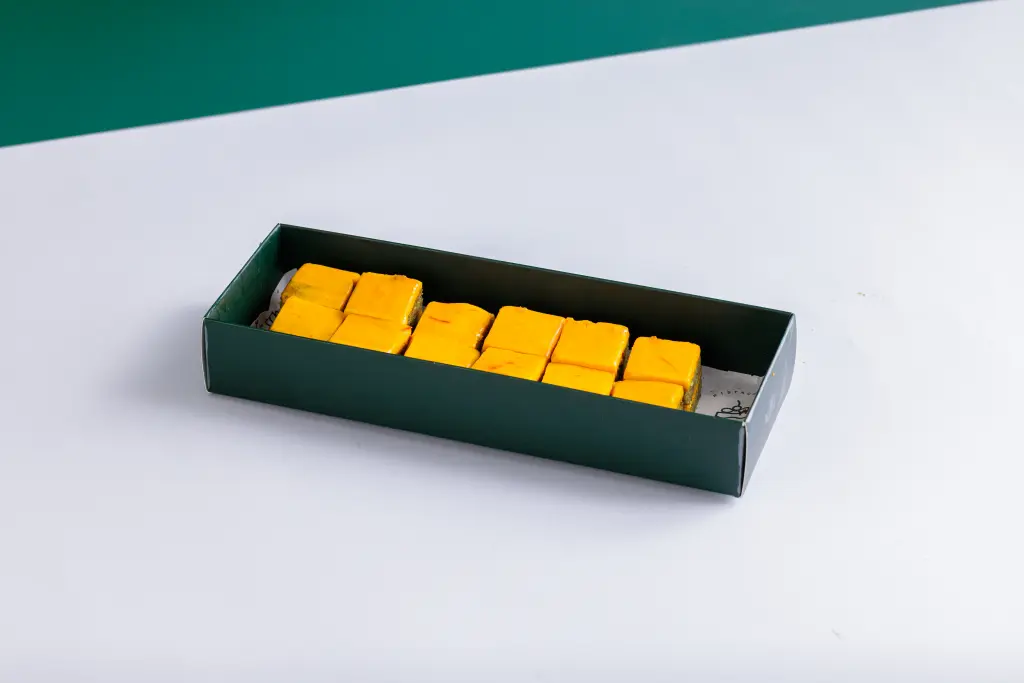 BITE SIZE PISTACHIO SAFFRON SQUARE  (18 PCS)