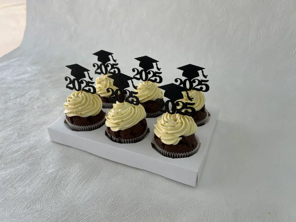 CHOCOLATE GRADUATION CUP CAKE 6PCS