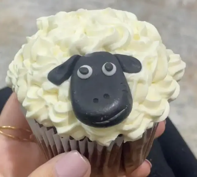 1PCS EID SHEEP CUP CAKE BUTTER CREAM