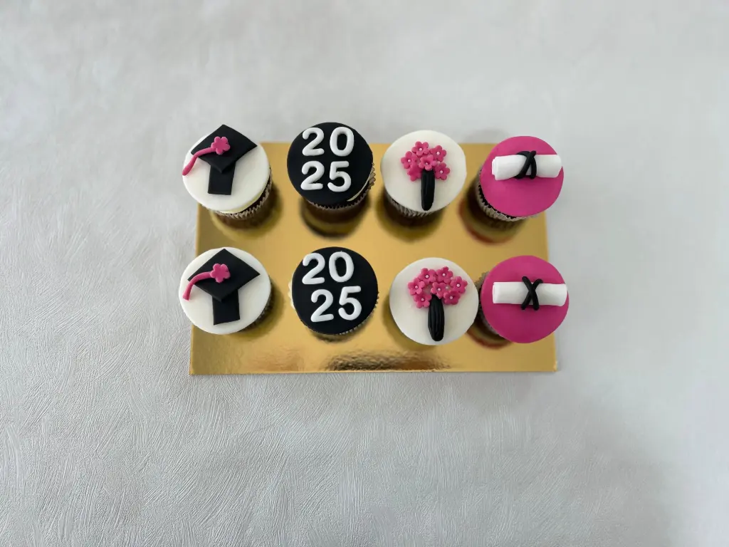 GRADUTION CUP CAKE 