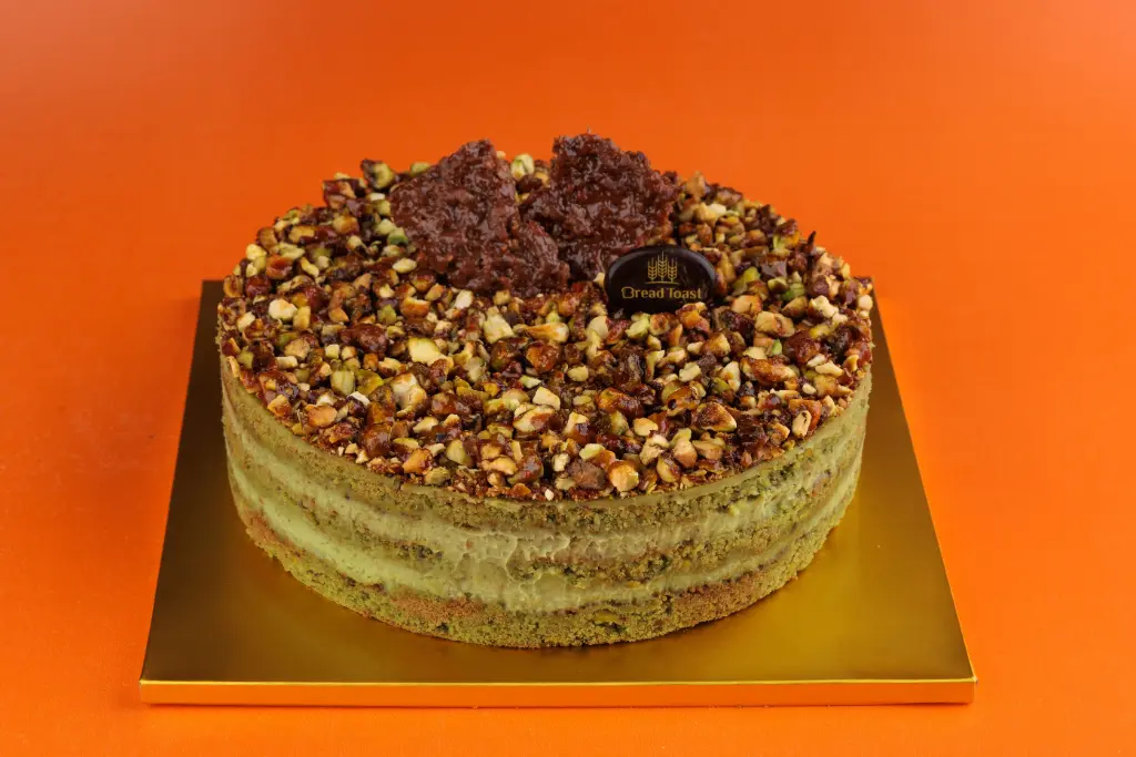 SIGNATURE PISTACHIO BRULEE CAKE