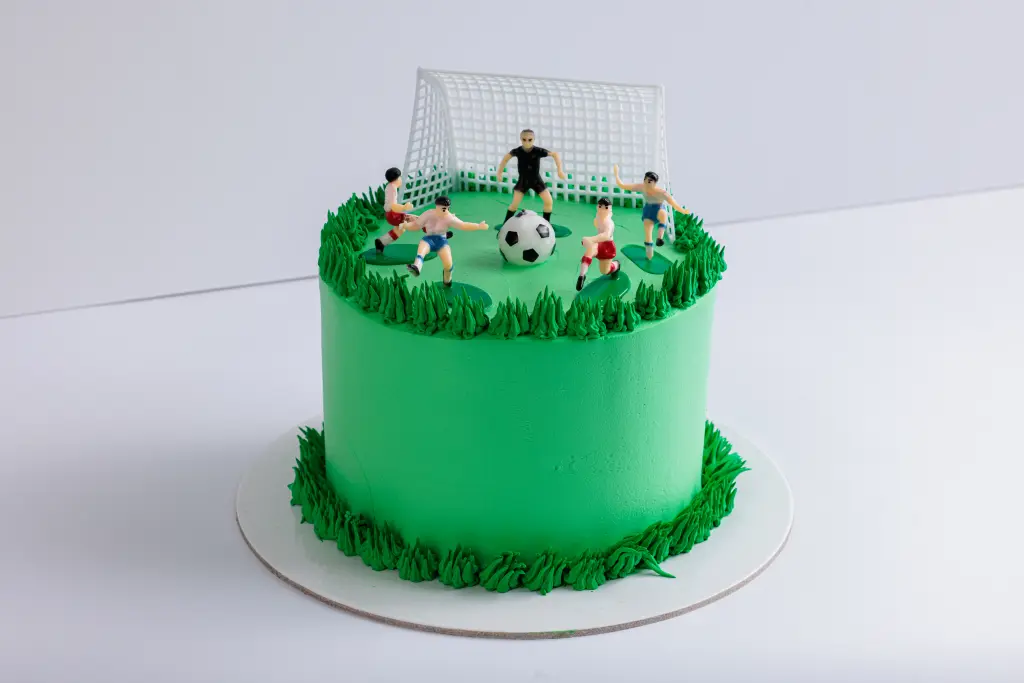 FOOTBALL CAKE