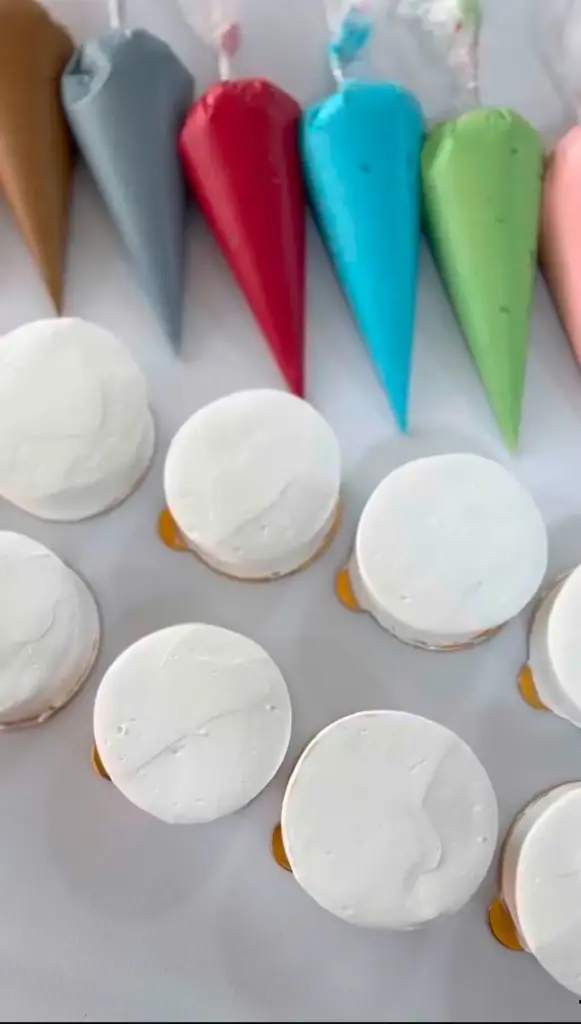 MINI PLAIN CAKE DECORATION 