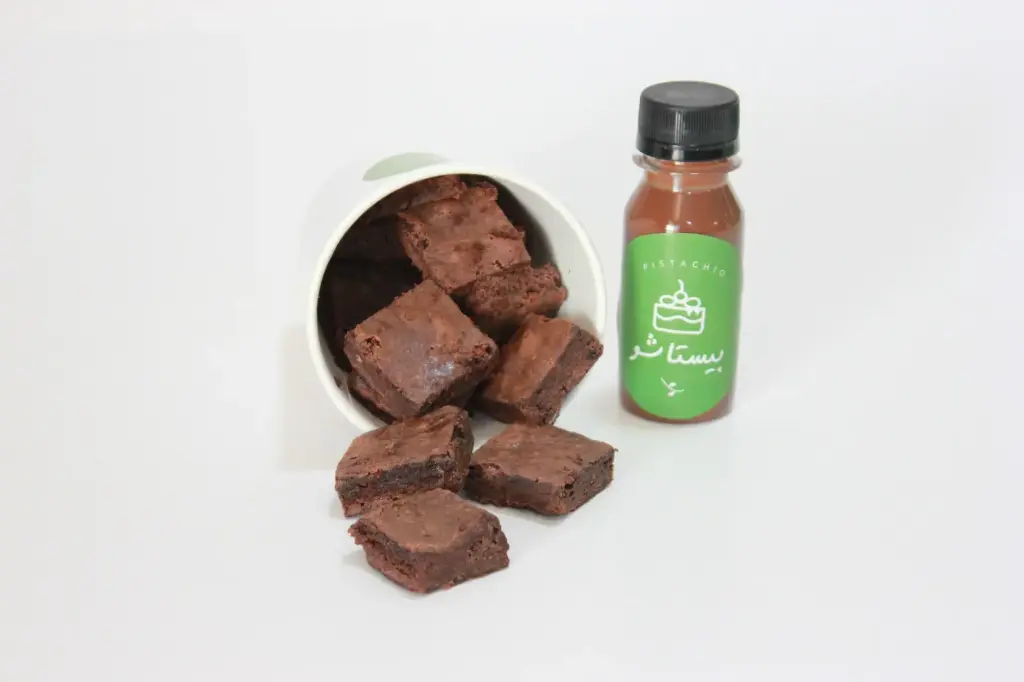 MINI BROWNIES WITH SAUCE