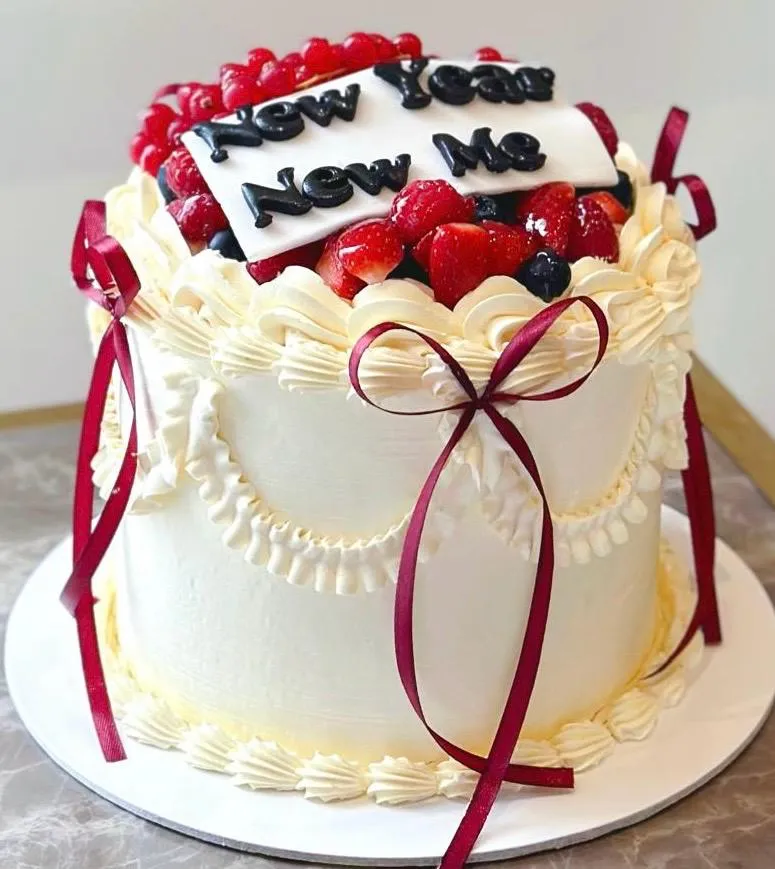 BERRIES NEW YEAR 1 KG CAKE 
