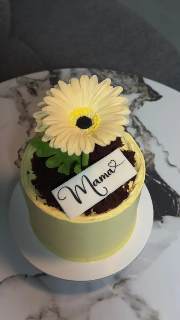 YELLOW MOTHERS DAY CAKE