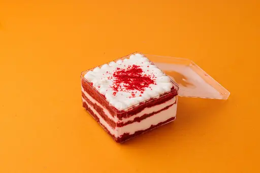 RED VELVET SLICE CAKE