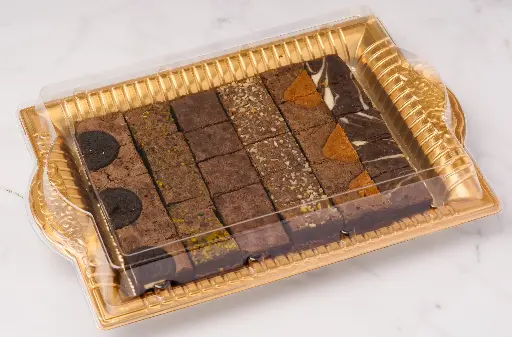 30PCS GOLD TRAY ASSORTED BROWNIES