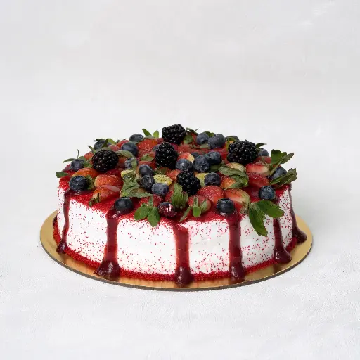 White Berries Cake
